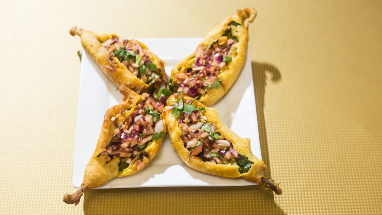 Mirchi Bajji (Four Pieces) (V)