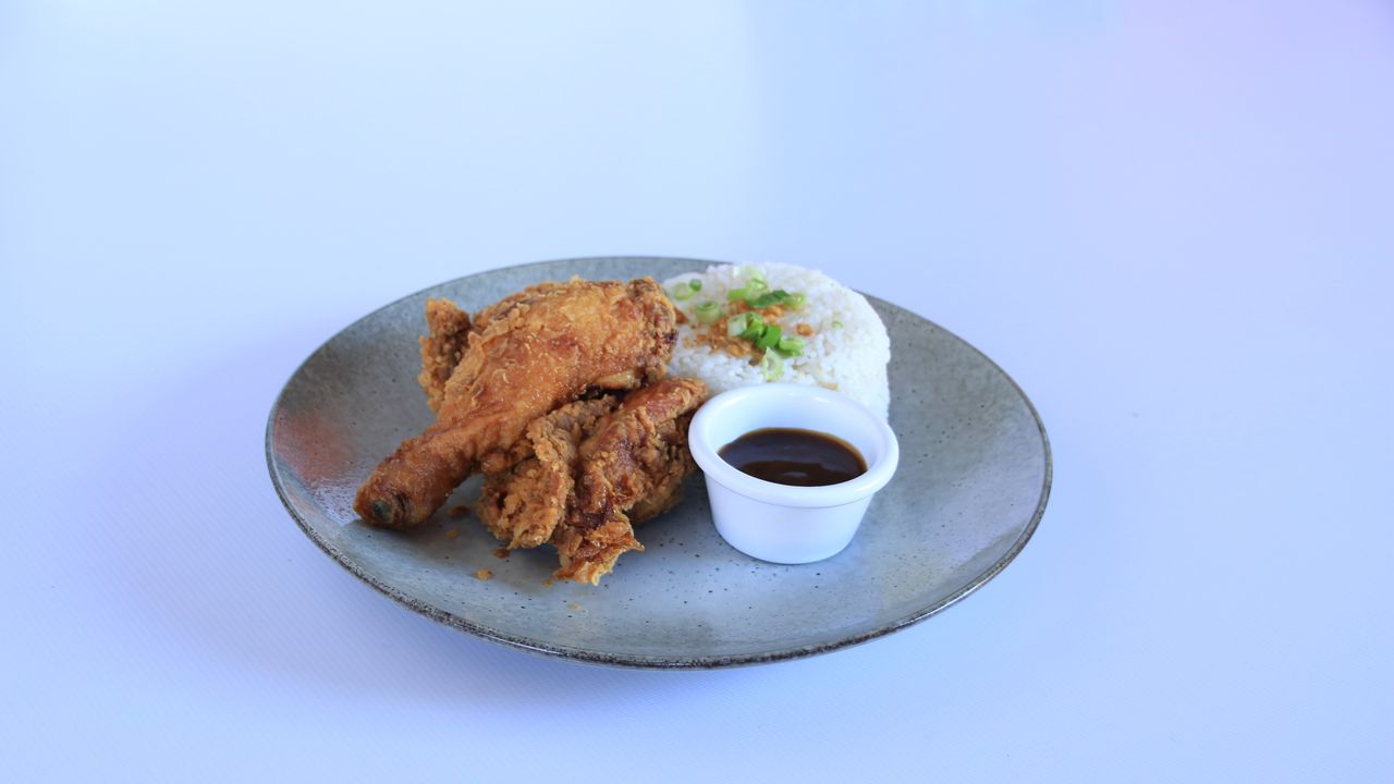 F39. FRIED CHICKEN W/ RICE