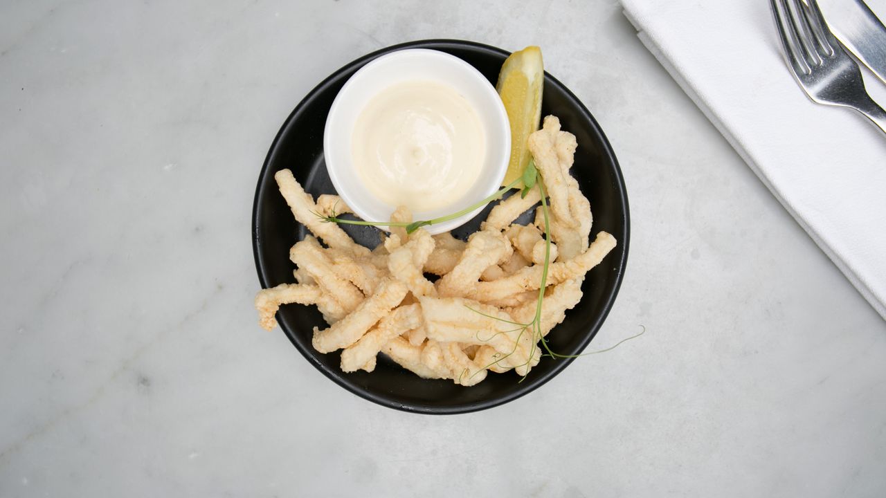Calamari Fritti, Aioli, Black Salt