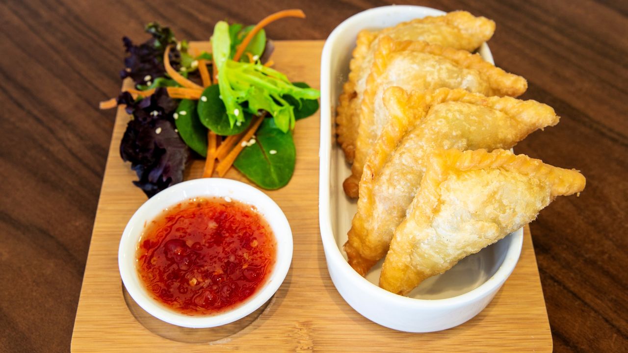 Vegetable Curry Puff (4 Pcs)
