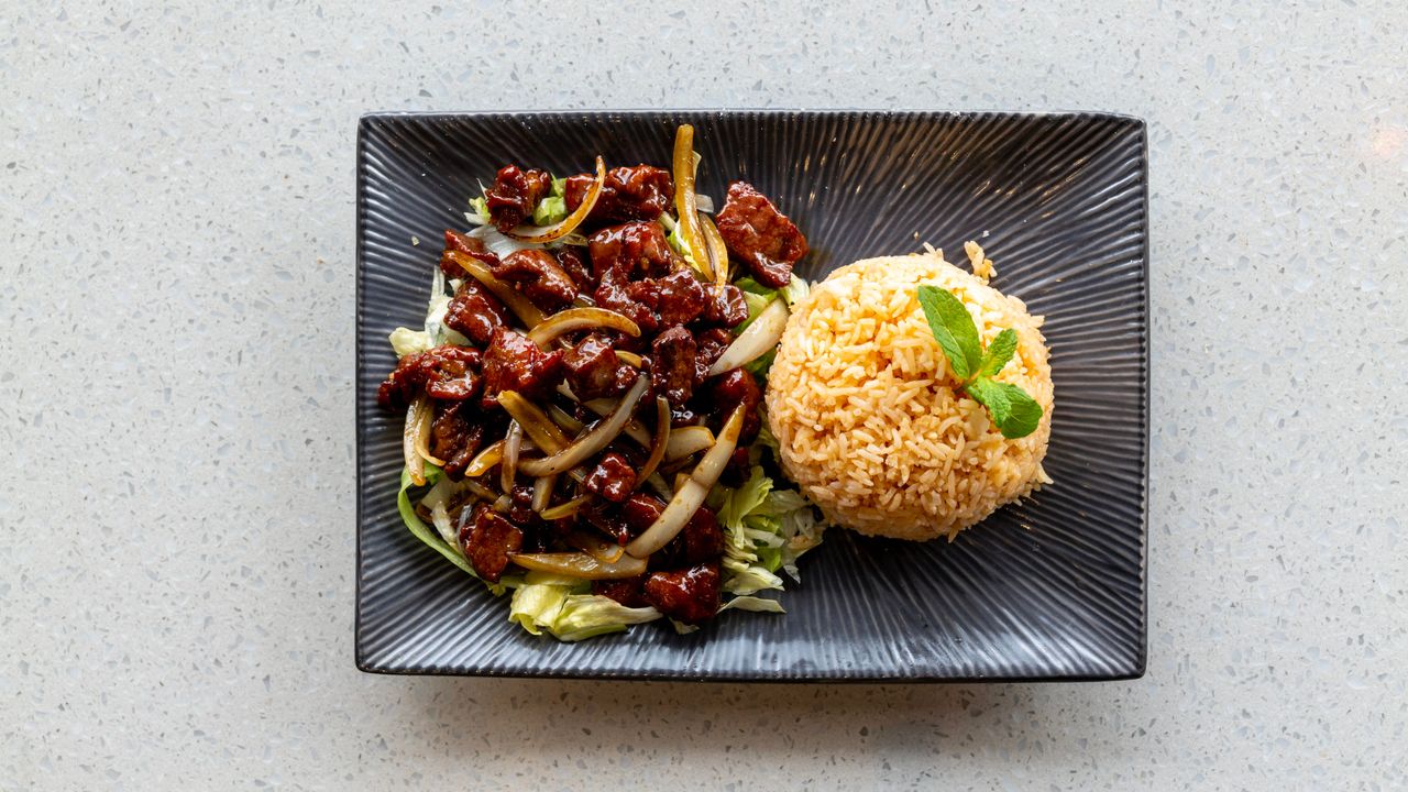 68. Red Rice with Diced Beef