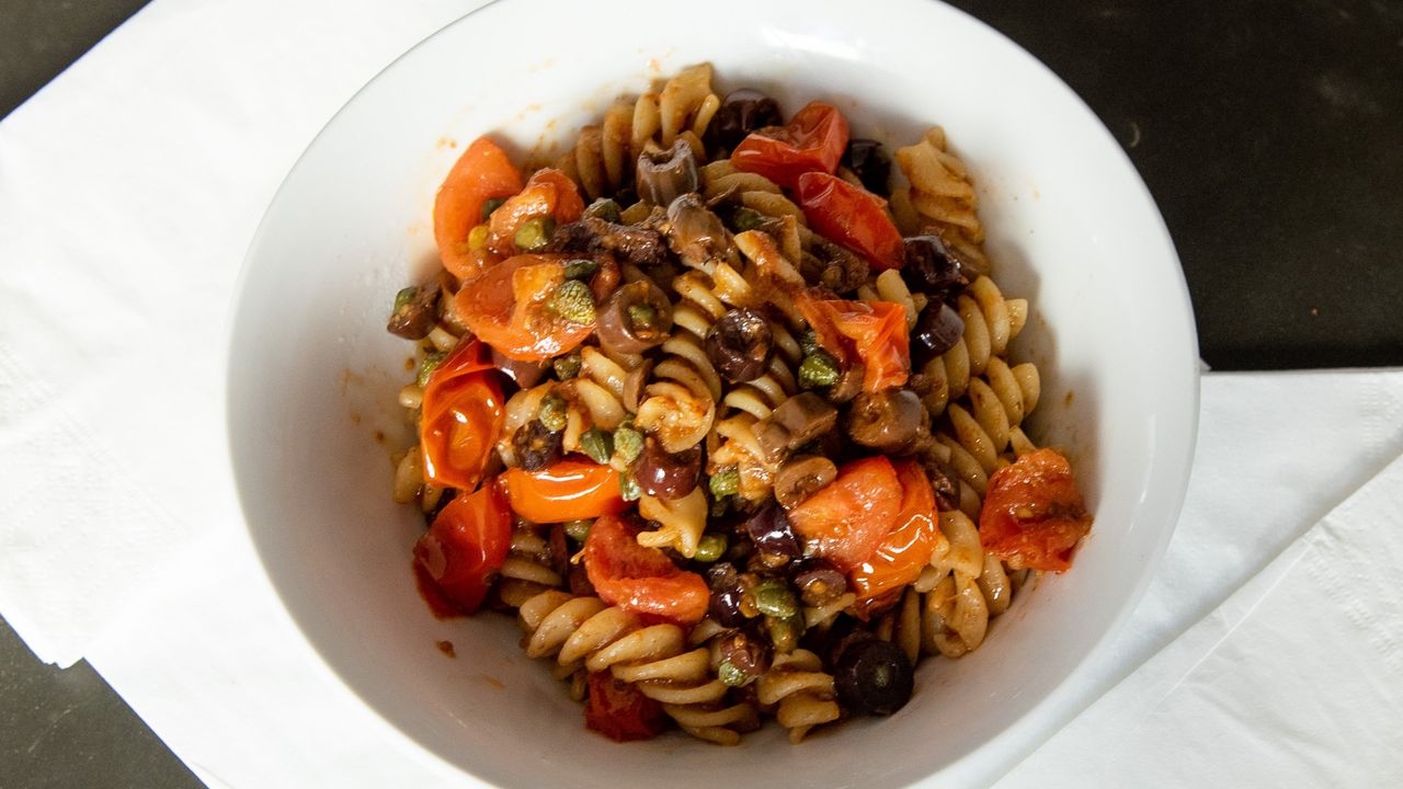 Fusilli Alla Puttanesca Pasta (V)