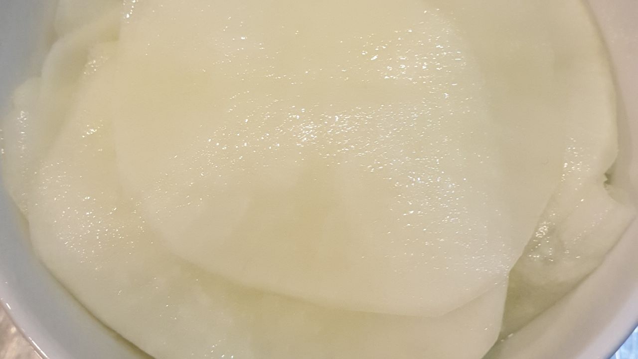 Marinated sliced radish