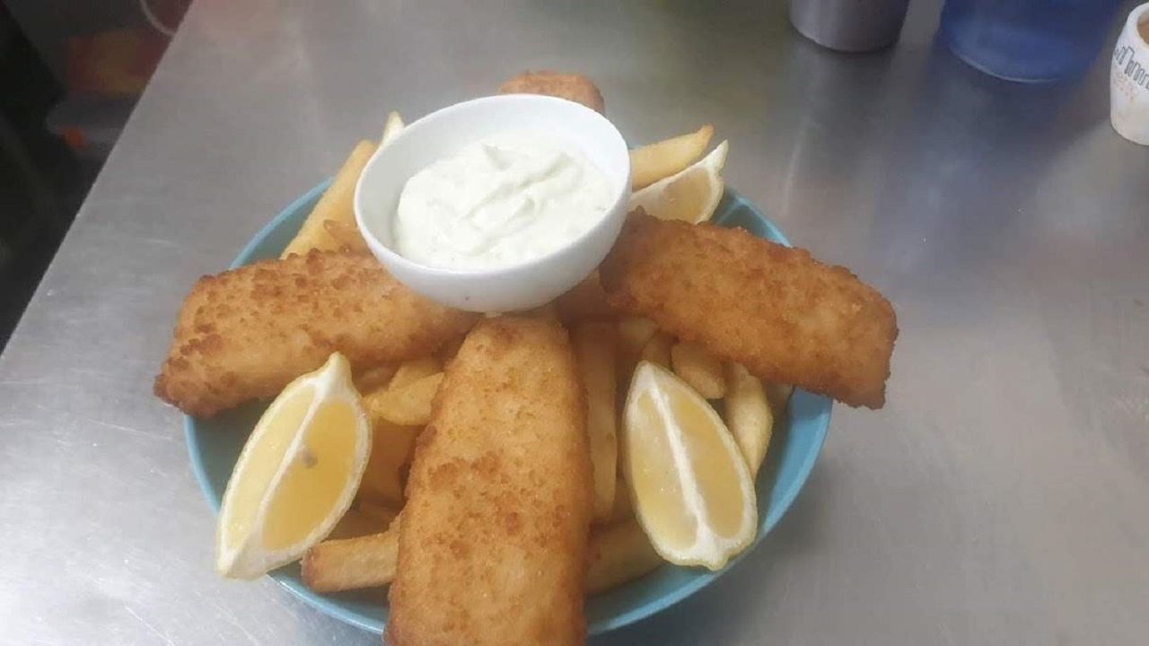 Fish (4) & Premium (2 CM.) Cut Chips