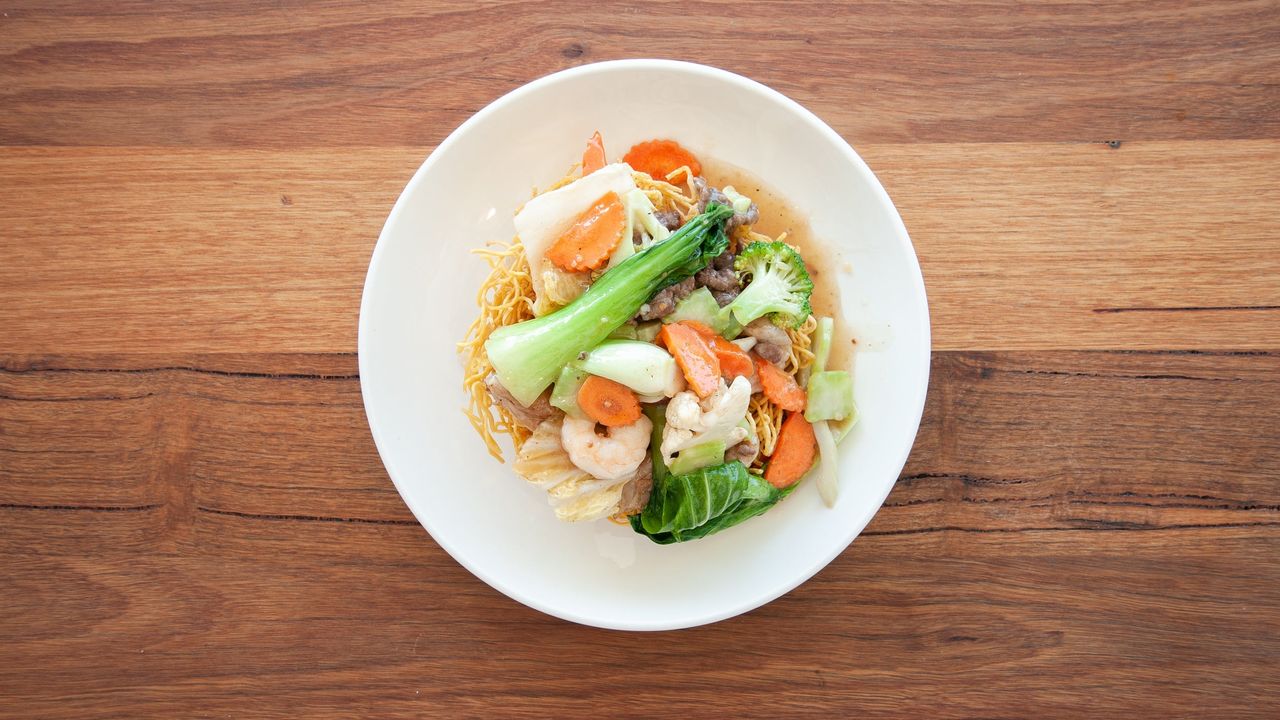 Mì Xào Mềm / Stir Fried Egg Noodle