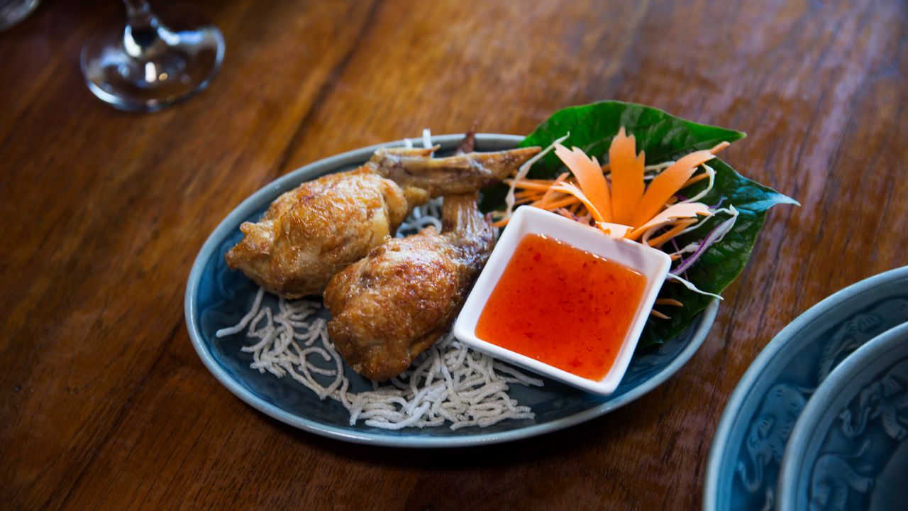 Wings (Pik Gai Yad Sai)