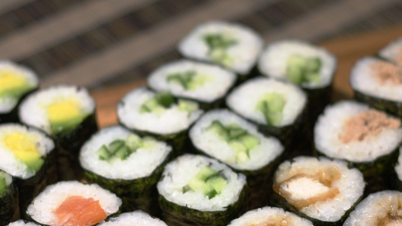 2. Cucumber Baby Roll (8pc)