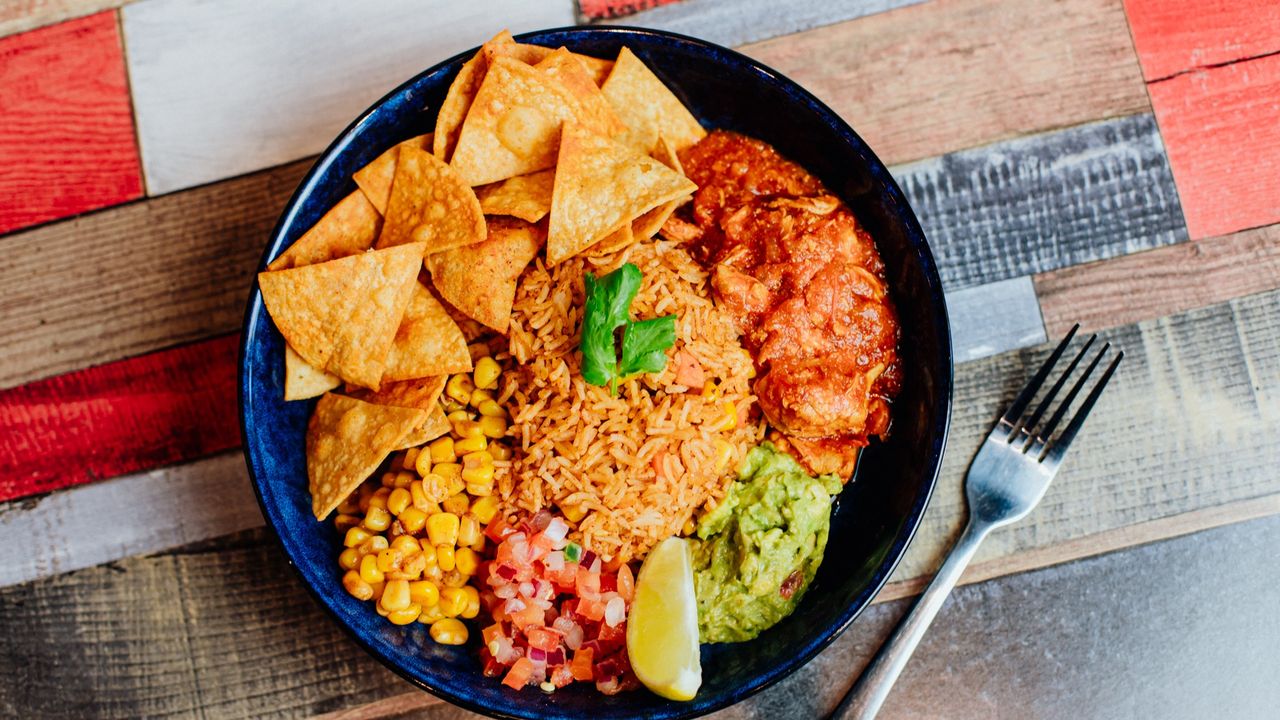 Chipotle chicken bowl