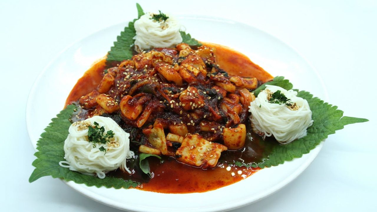(L) Spicy Stir Fried Squid
