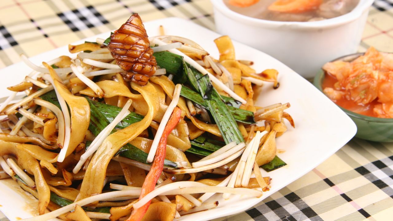 Char Kwar Teow(Rice Noodle & Chilli)