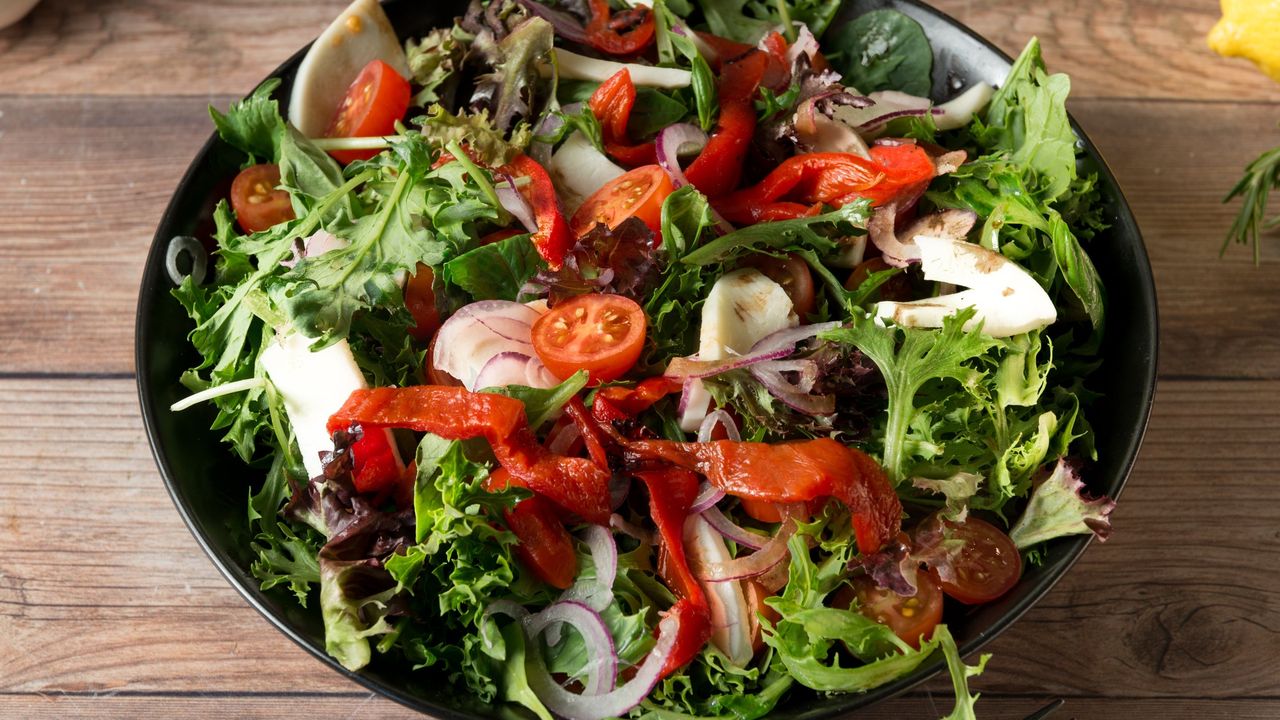 Salad (v)