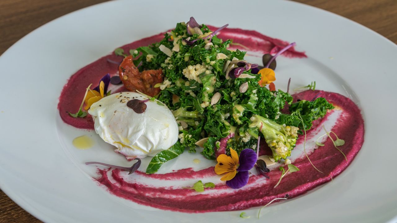 Breakfast Salad with Beetroot hummus