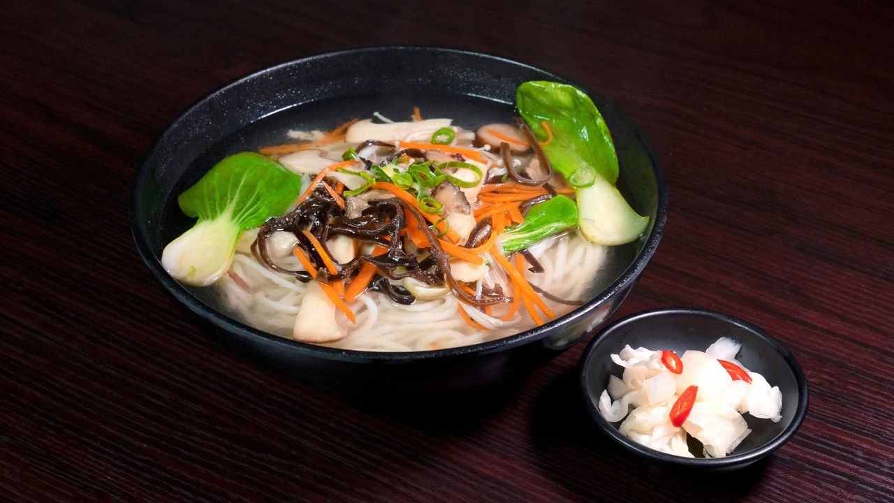 13. Vegetarian Rice Noodle in Soup (V) 素食湯米粉