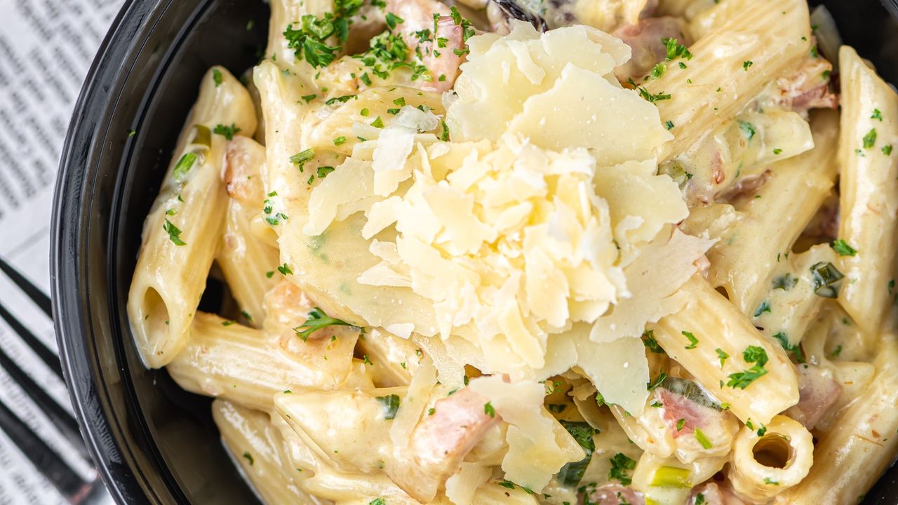 Chicken Penne Carbonara (V)