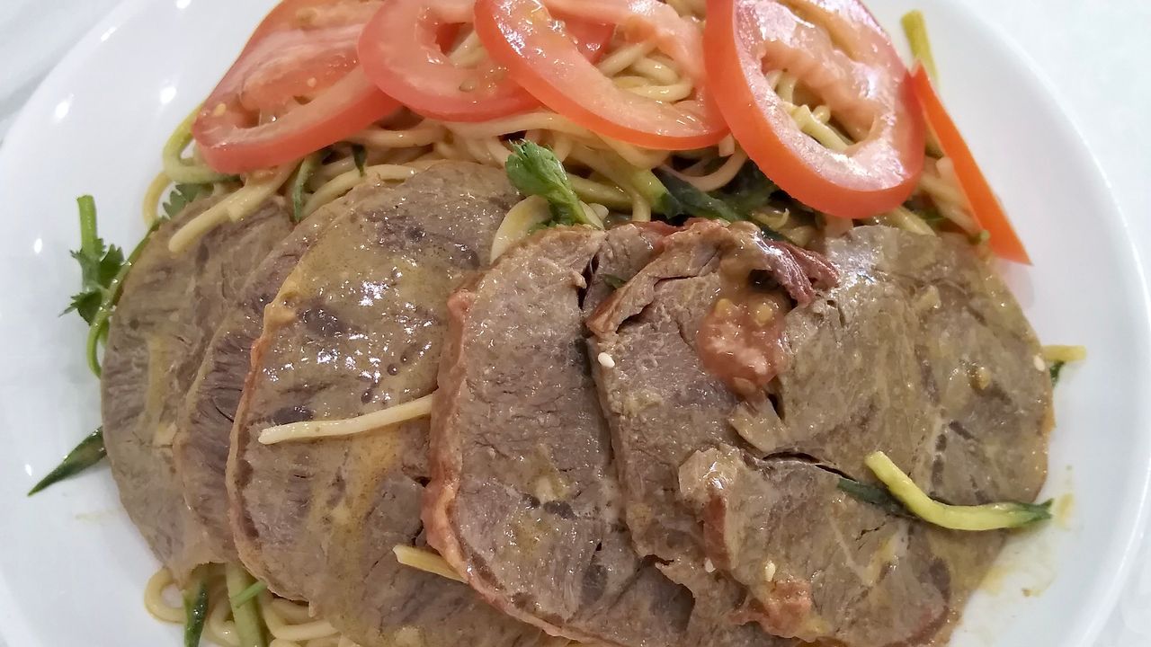 Cold Noodle with Spiced Beef Slices