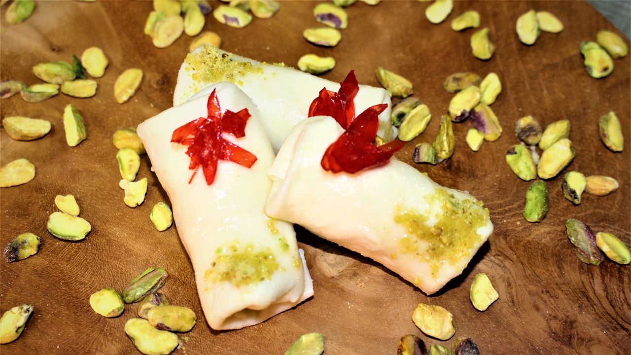 Halwat El Jeban Rolled