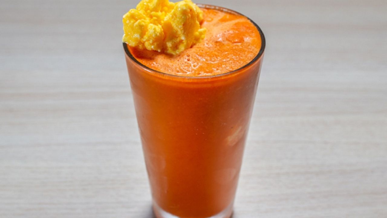 Fresh Carrot Juice with Ice Cream