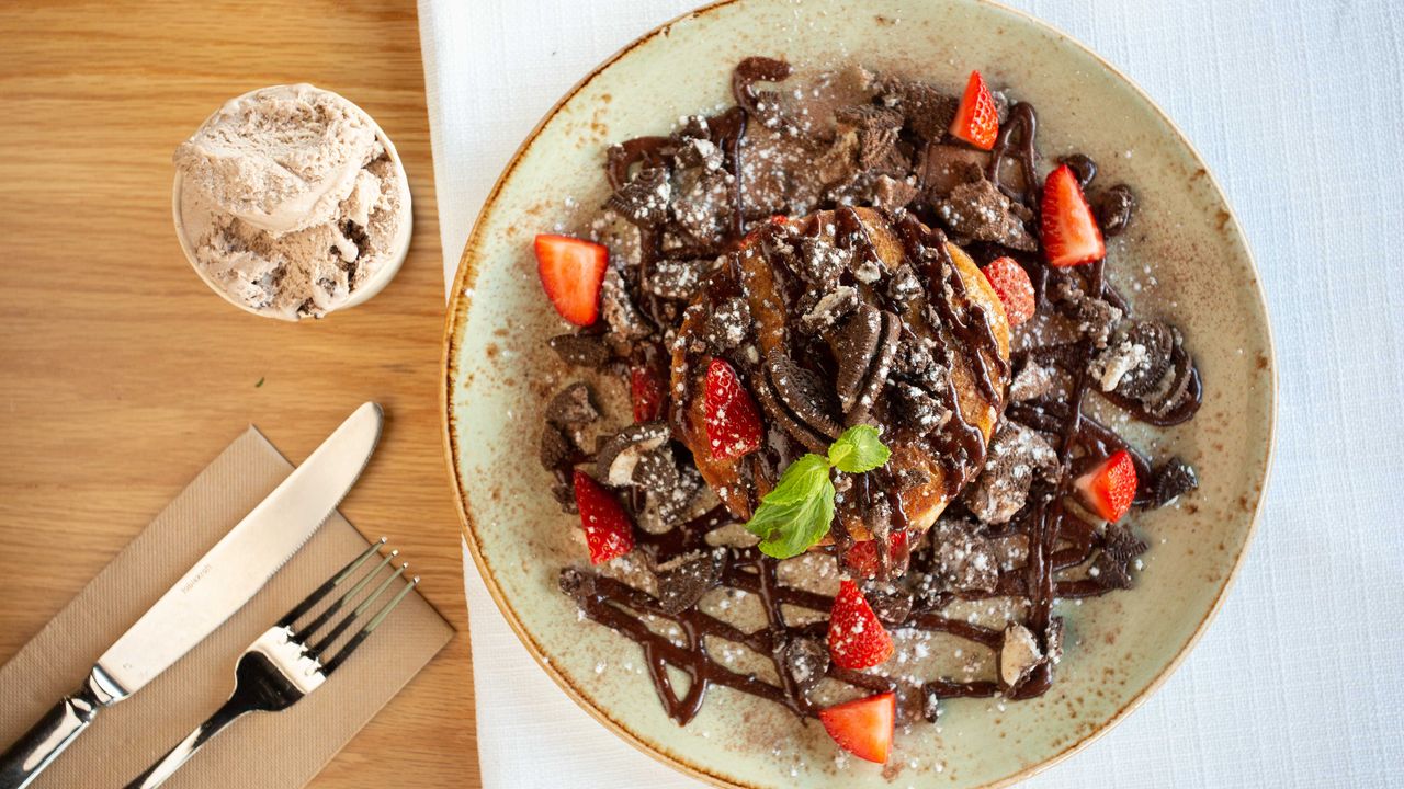 Oreo Biscuit Pancakes