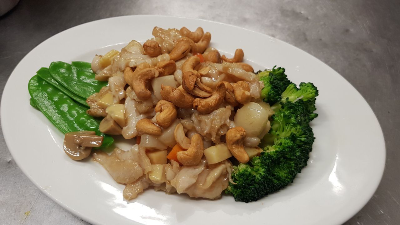 Chicken with Cashew Nuts