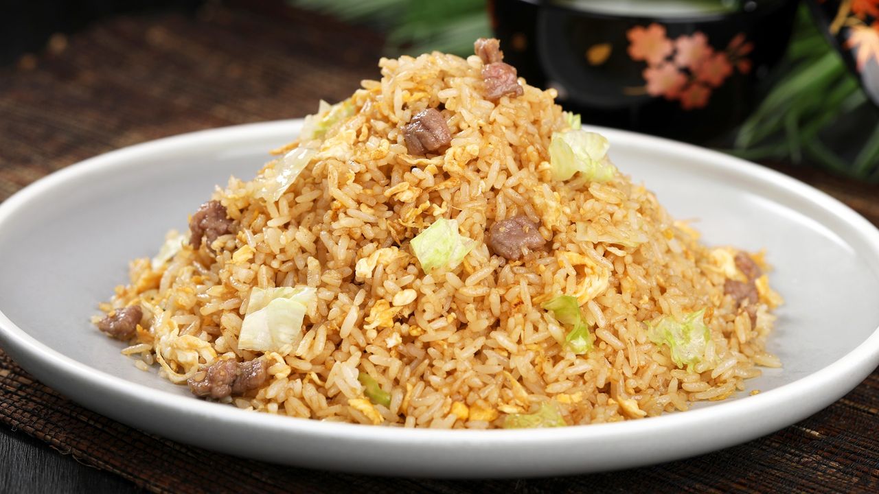 Fried Rice With Beef And Lettuce