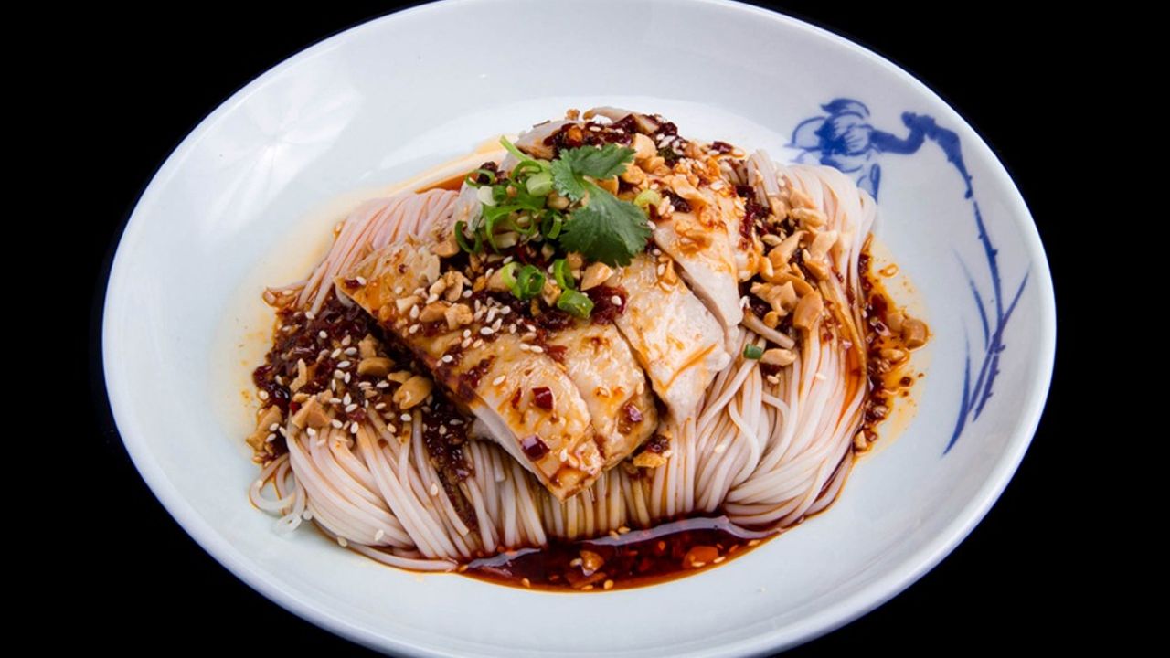 J07. Szechuan Style Poached Chilled Chicken with Noodle