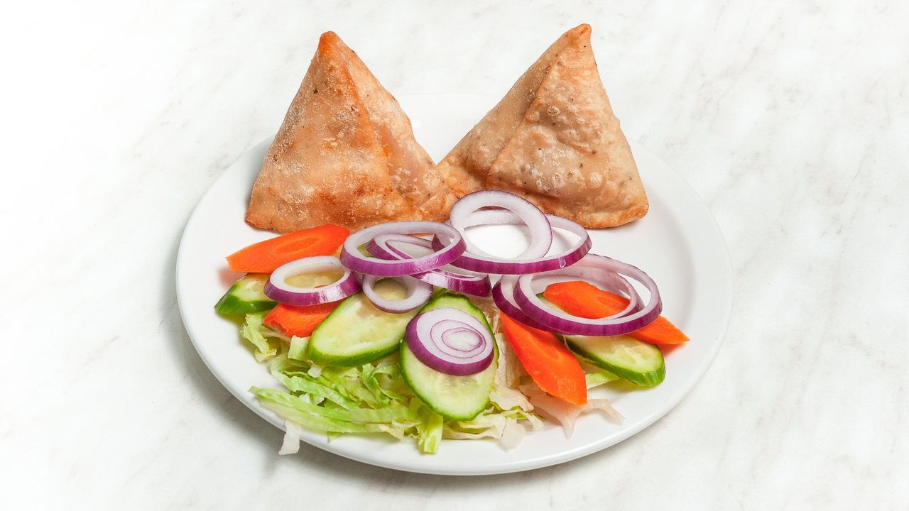 Curry Puffs (Samosa) (V)
