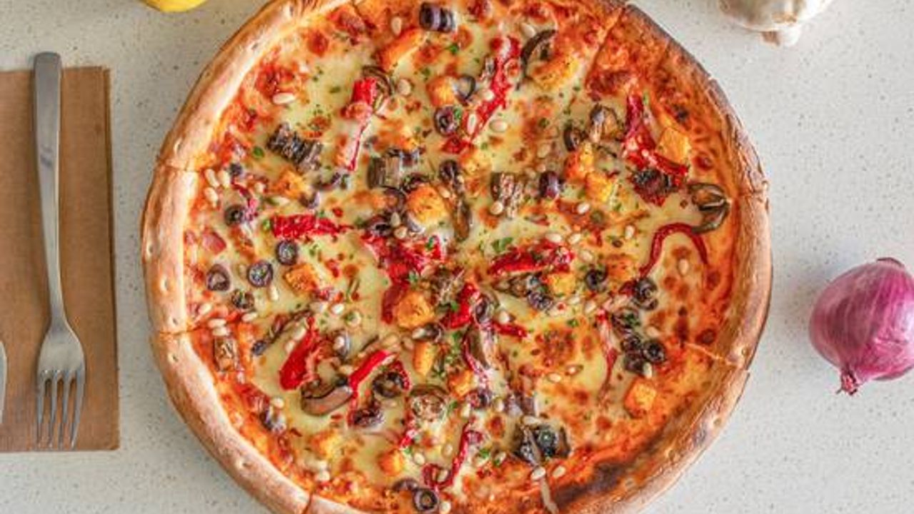 Vegetarian Lovers Pizza (V)