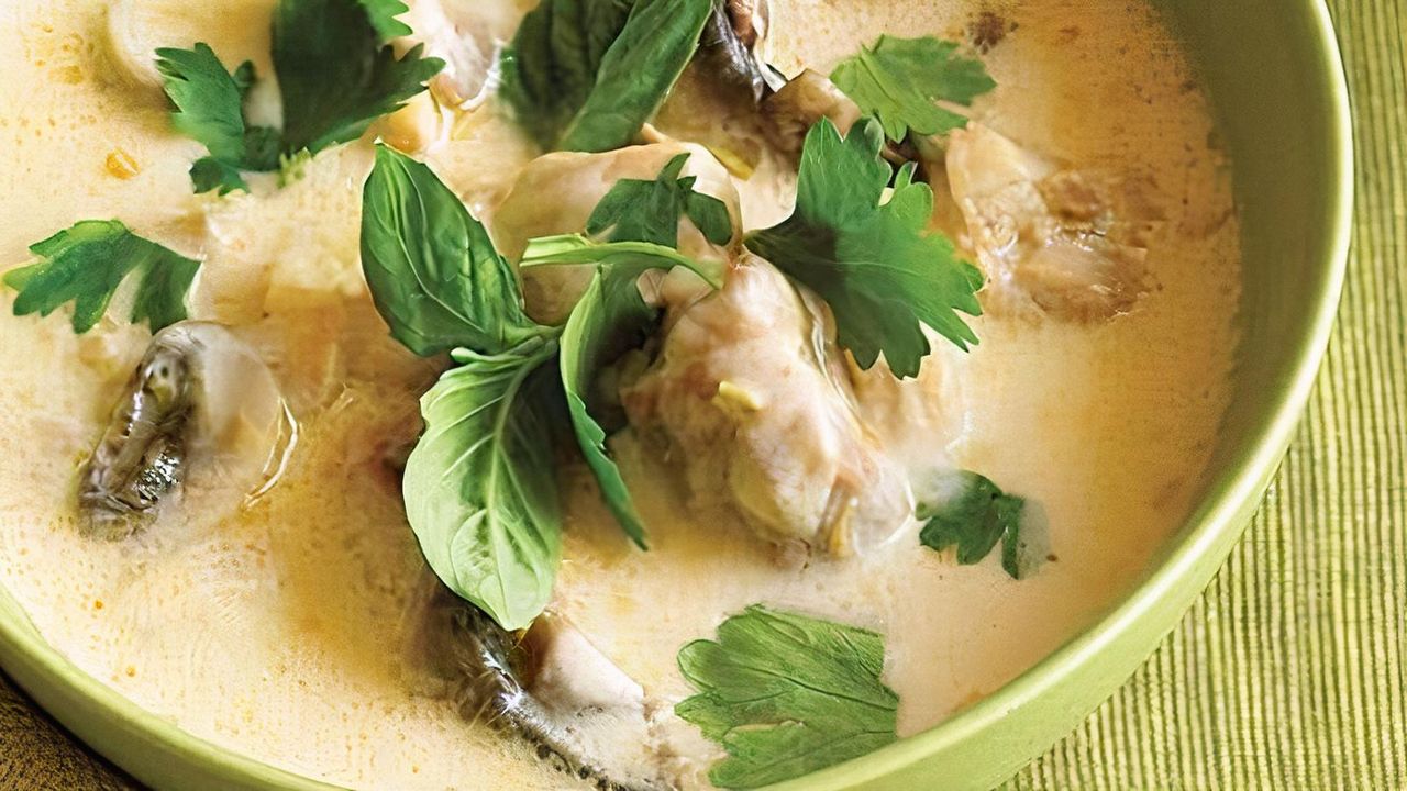 2. Tom Kha