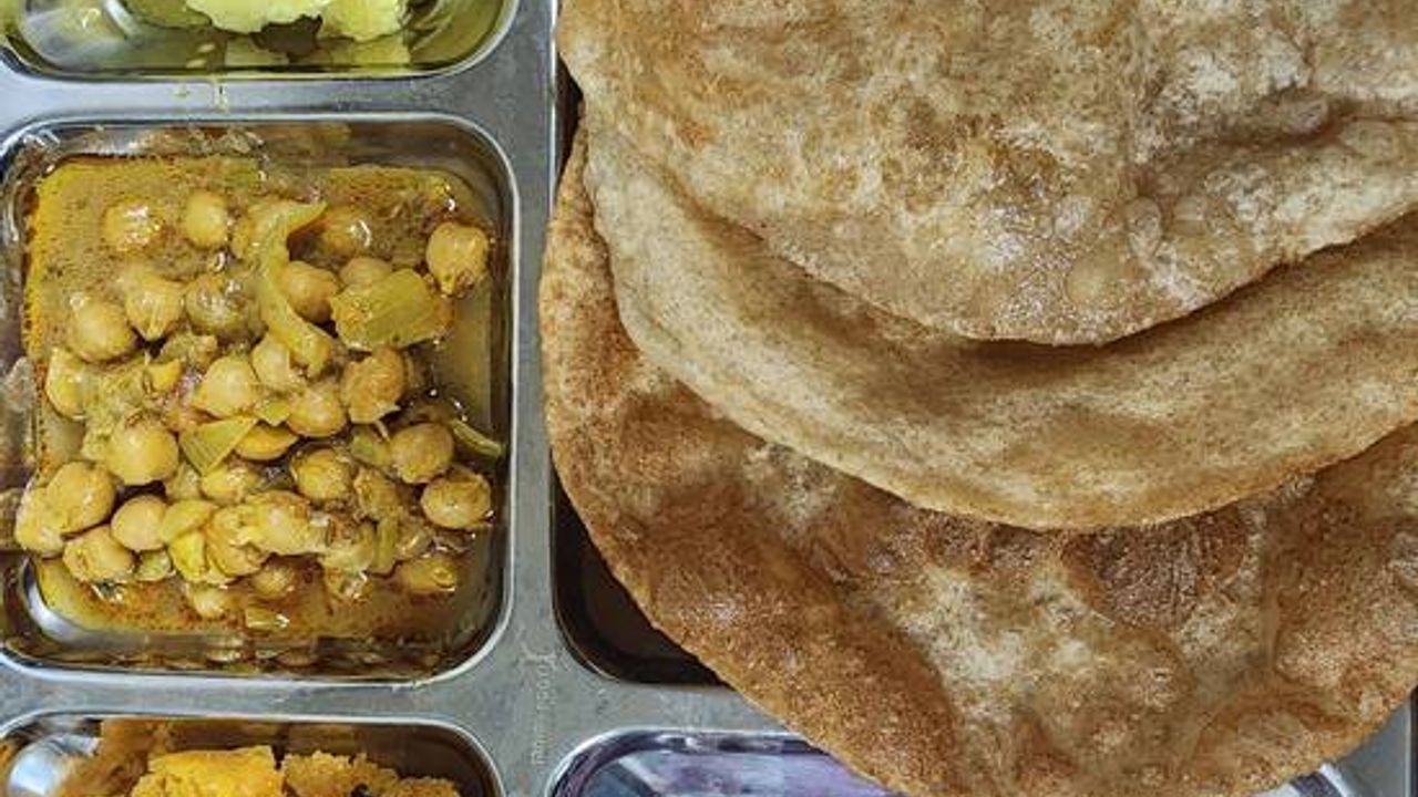 Halwa poori