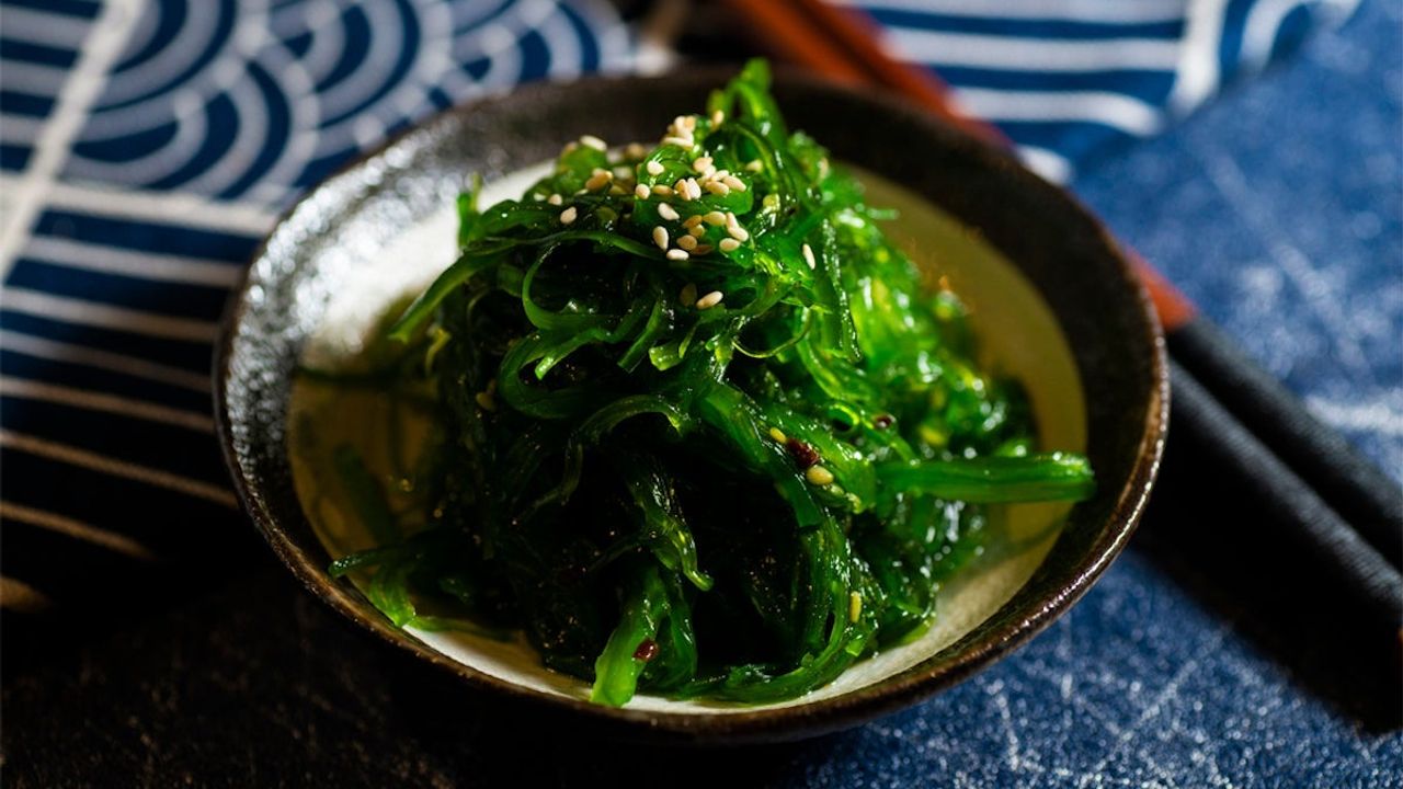S16 Seaweed Salad