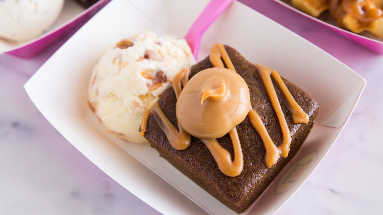 Sticky Date Pudding (1 Scoop)
