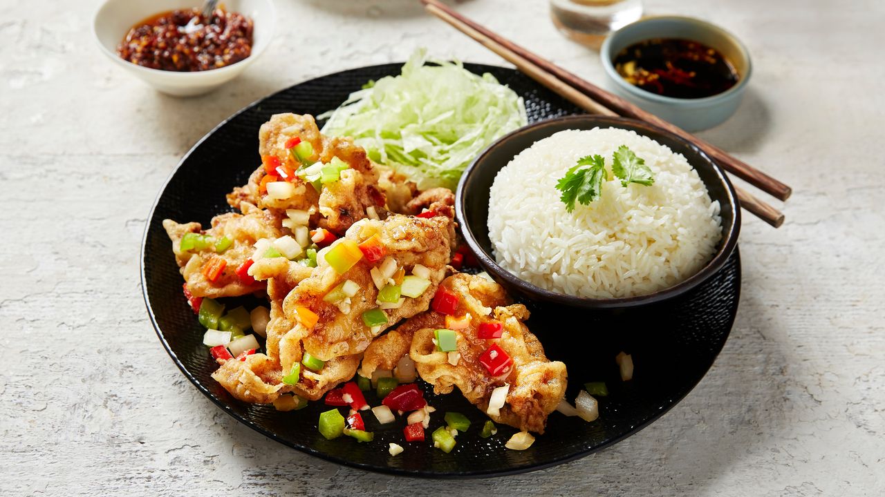 M1. Fried Salt and Pepper Chicken Ribs / Cơm Gà Rang Muối