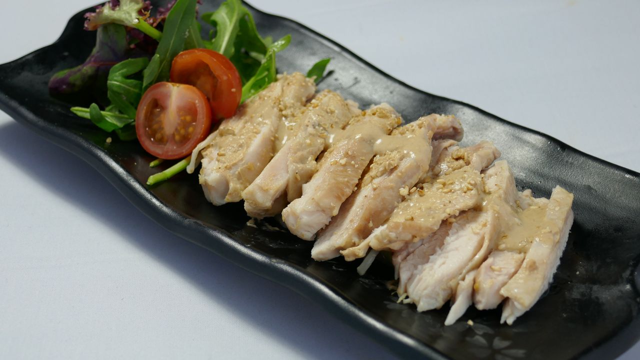 Chilled Chicken with Sesame Sauce (Cold)