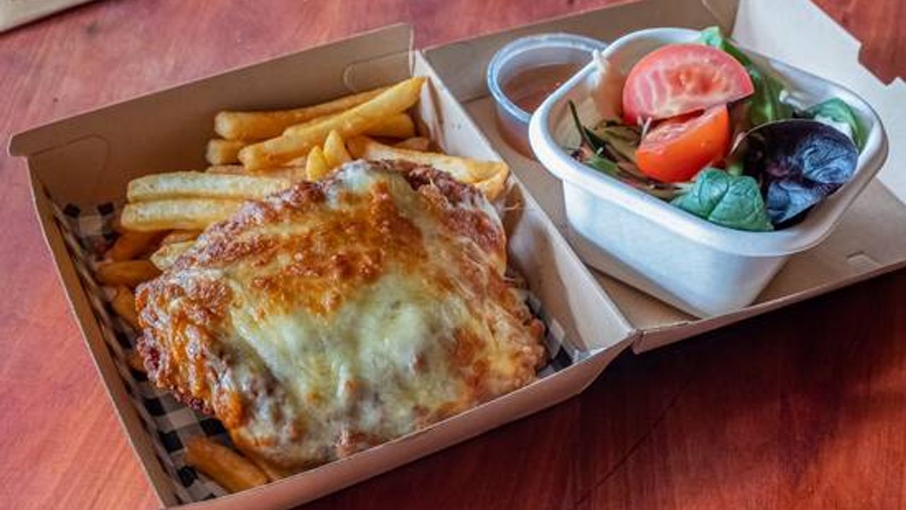 Chicken parmigiana - bolognese option