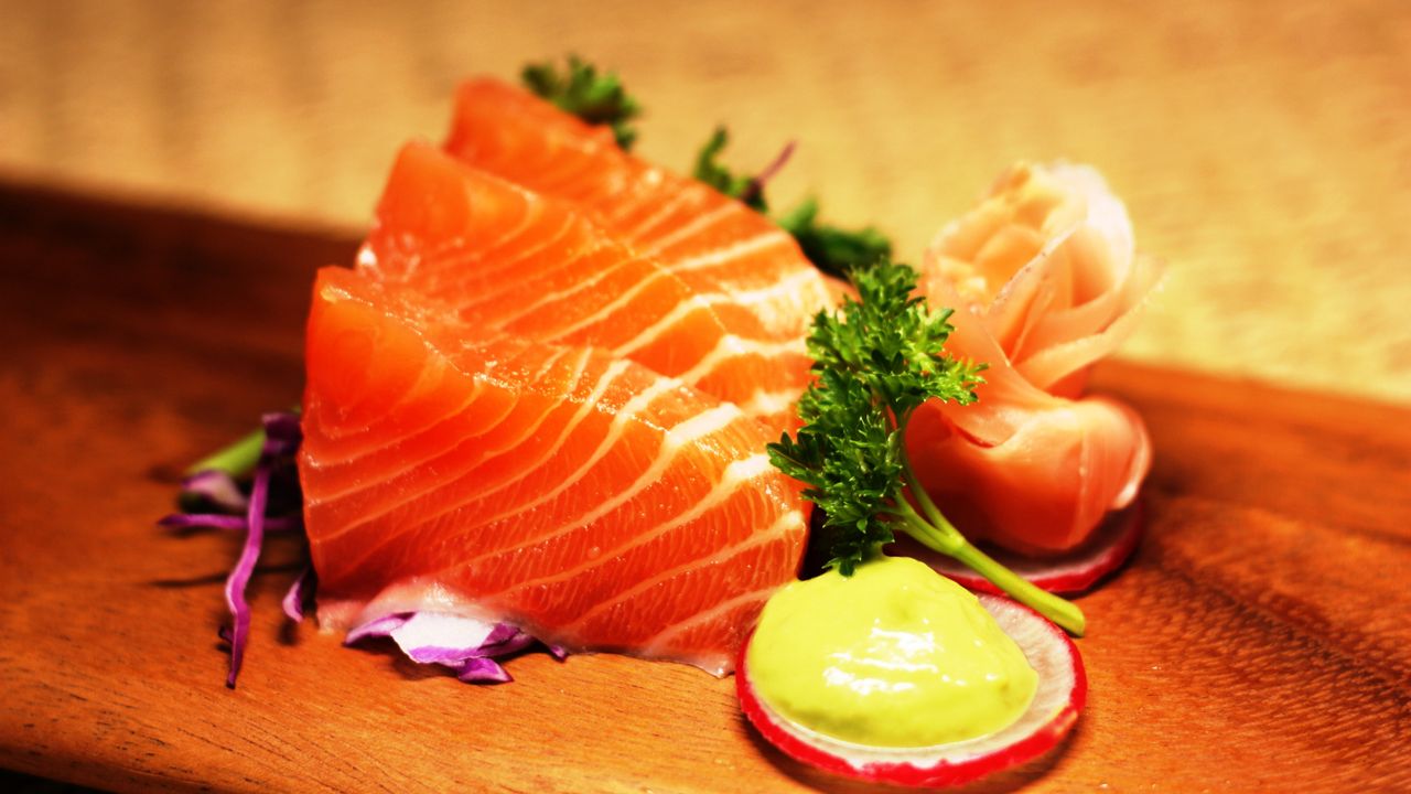 1. Salmon Sashimi (3pc)