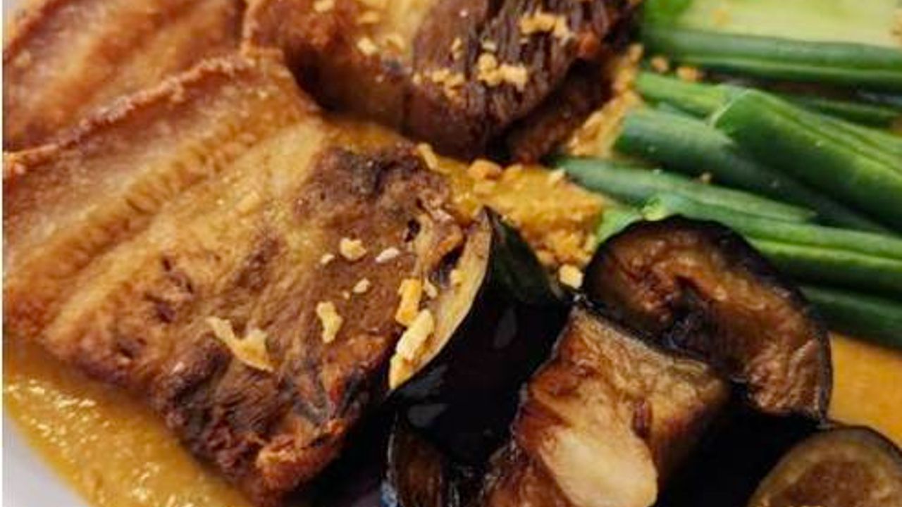 Kare-Kare Bagnet Bowl 2-3 People