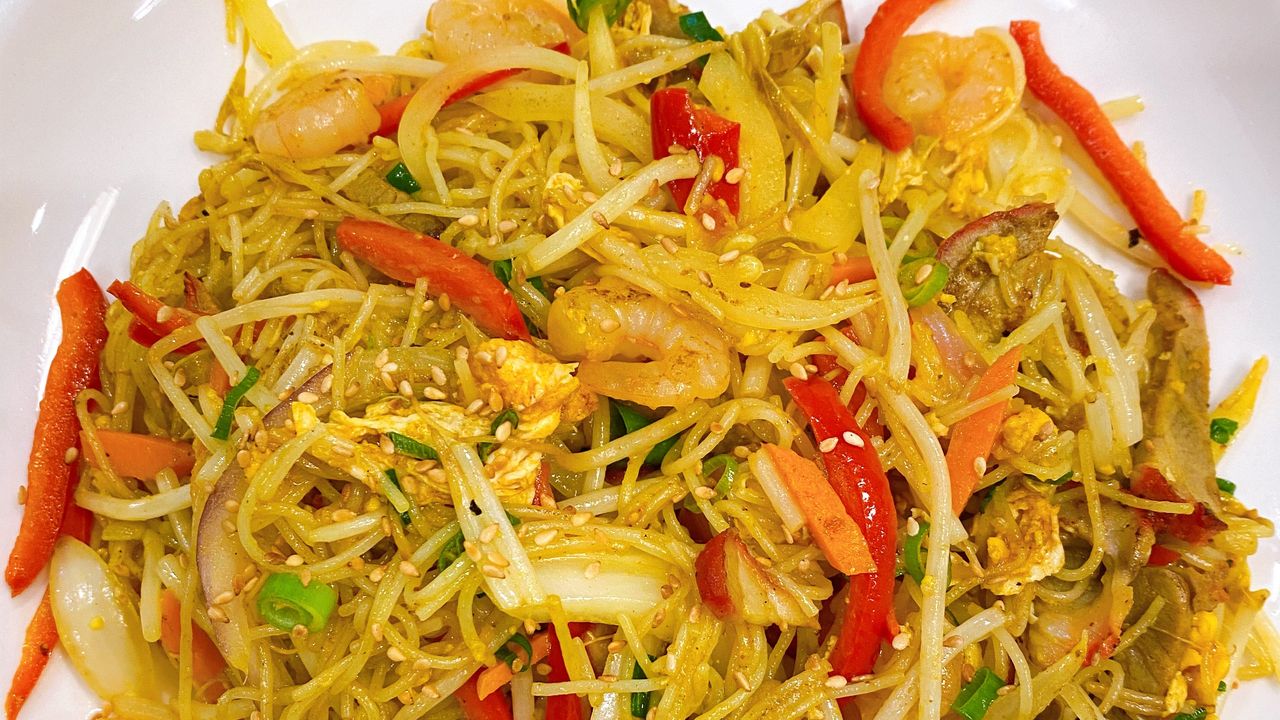 30. Singapore Noodle