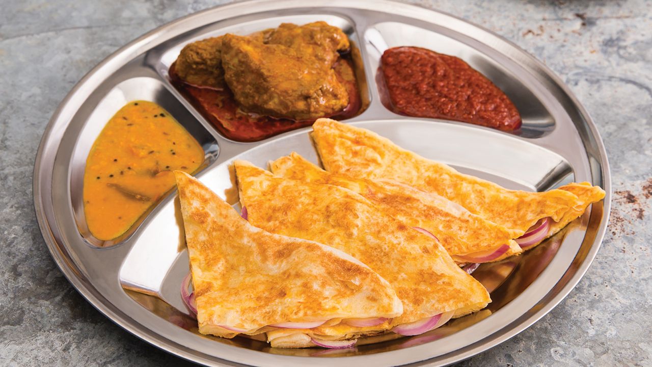 C10 Roti Telur Bawang with Curry Chicken