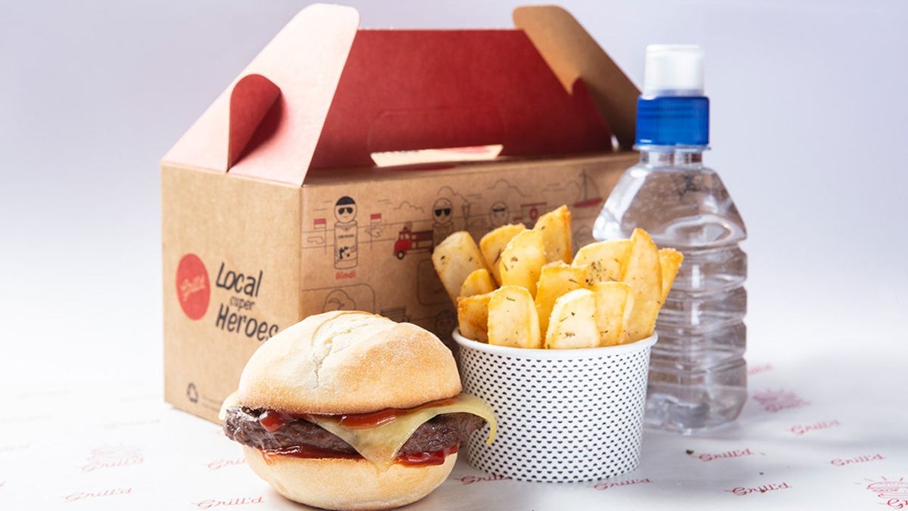 Beef Mini Me Pack with Water (1890 kJ)