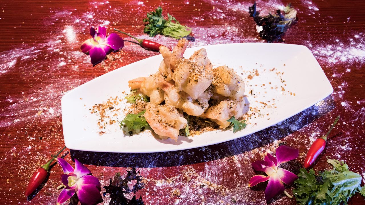 Deep Fried Prawn in Batter with Diced Dry Garlic