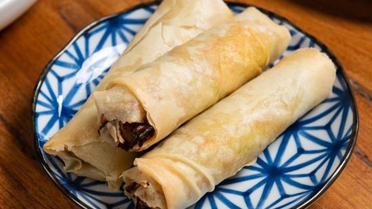 Vegetable Spring Rolls (Four Pieces)