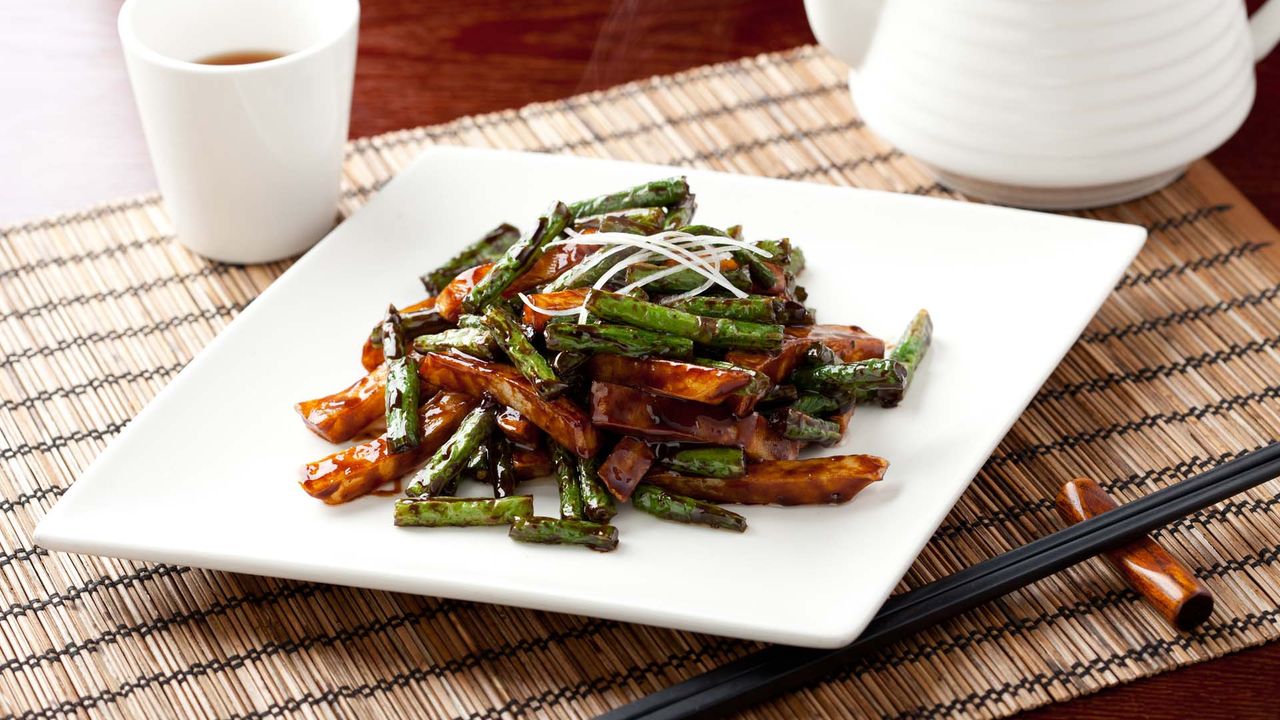 Stir Fried Snow Peas & Potato Slices