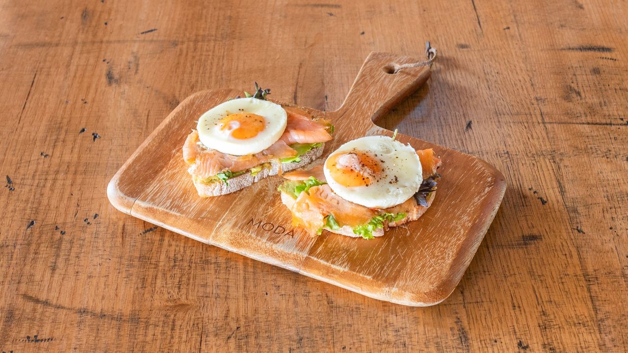 Smoked Salmon and Avo Salad