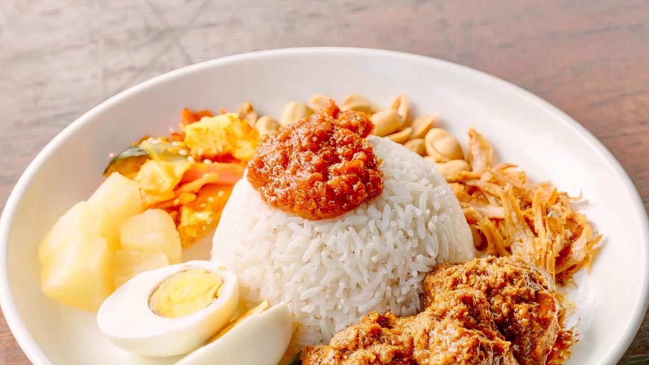 4. Nasi Lemak Special with Beef Rendang