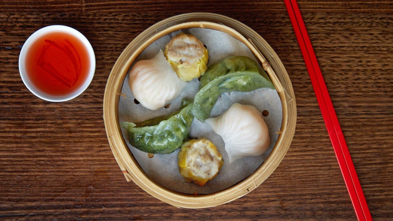 Mixed Steamed Dumpling Basket (6 Pieces)