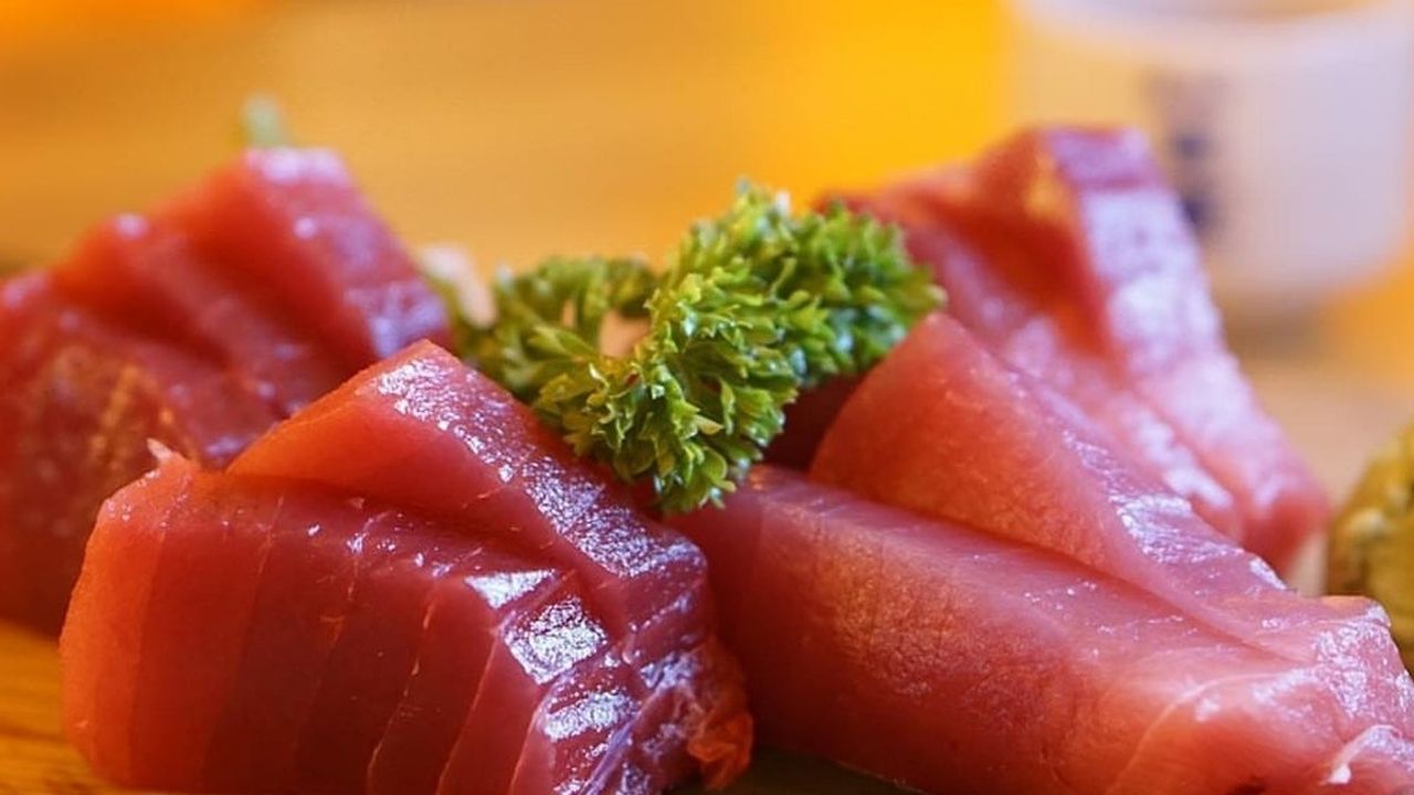 Tuna Sashimi (6pcs)