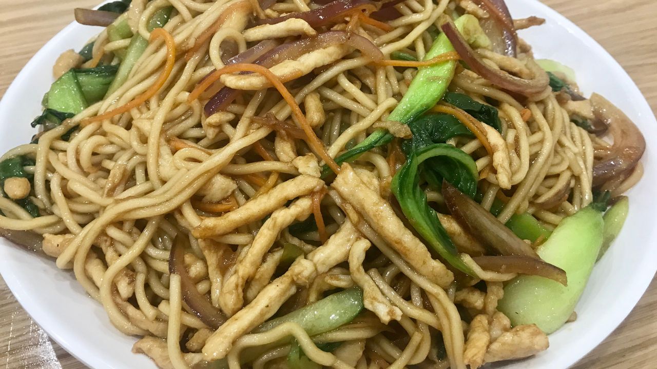 Stir Fried Noodle with Shredded Pork