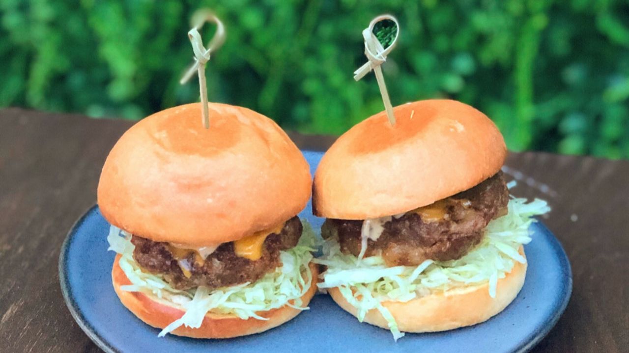 Advocate Cheeseburger (2)