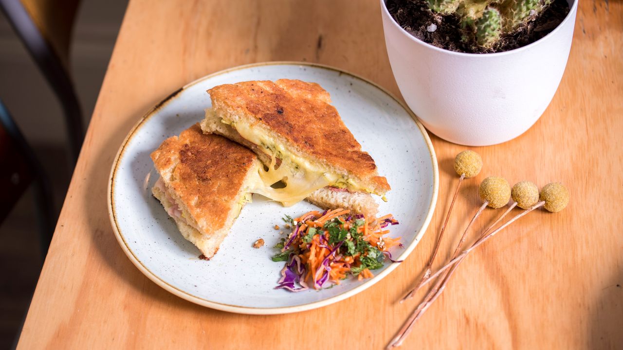 Cheese and Pickle Toastie (V)