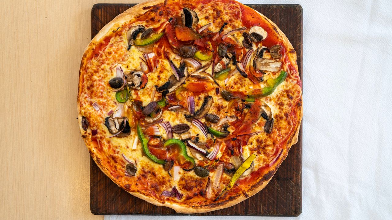 Vegetarian - Classic Traditional Pizza (Large)